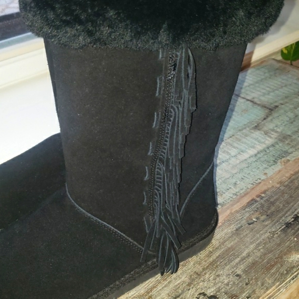 Minnetonka Fringe Boots 8